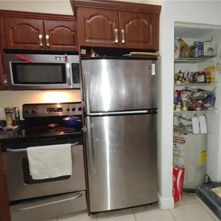 Image 7 - S-36, Northwest 39th Street, Lauderdale Lakes, FL 33309, USA - Condo for sale