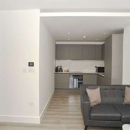 Image 4 - NHC 4, Great West Road, London, TW8 9GN, United Kingdom - Apartment for rent