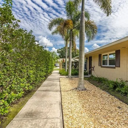 Rent this 2 bed apartment on 124 9th Street in Saint Cloud, FL 34769