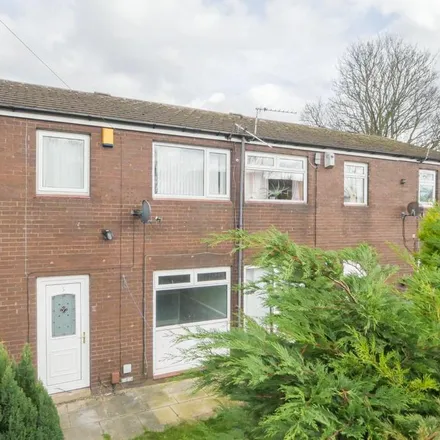Rent this 3 bed townhouse on Rossefield Avenue in Pudsey, LS13 3SN