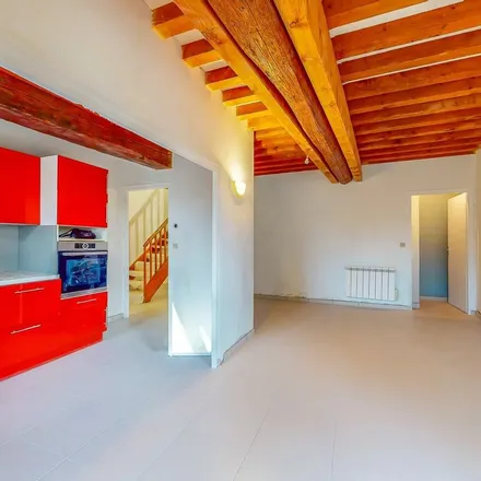 Image 9 - 2 Place Émile et Antoine Gamboni, 69530 Brignais, France - Apartment for rent