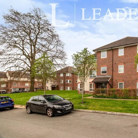 Rent this 2 bed apartment on Dalmeny Way in Epsom, KT18 7EF