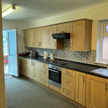 Image 2 - 26 Cardigan Crescent, Worle, BS22 8NT, United Kingdom - House for rent