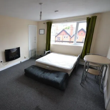 Rent this studio apartment on Richer Sounds in London Road Cycle Path, Leicester