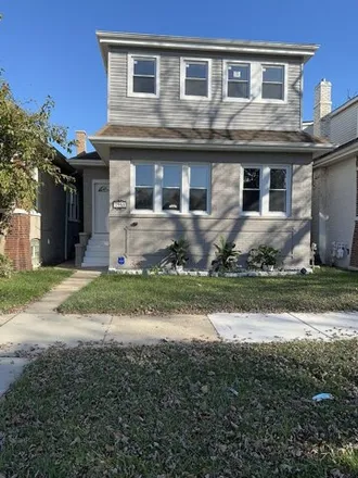 Buy this 3 bed house on 7943 South Kimbark Avenue in Chicago, IL 60619