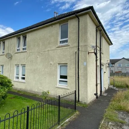 Rent this 2 bed room on Maxwell Crescent in Blantyre, G72 0EE