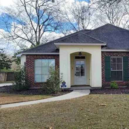 Rent this 3 bed house on 300 Lake Worth Drive in Laurel Lea, Baton Rouge