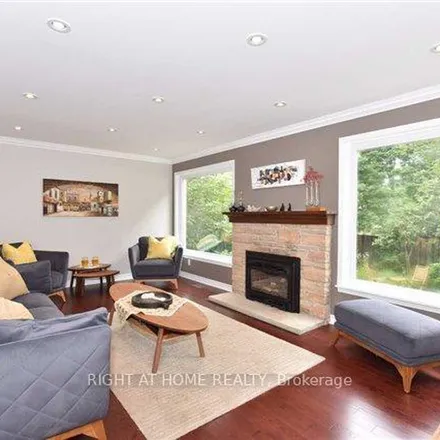 Image 8 - 537 Braeburn Crescent, Pickering, ON L1V 5M5, Canada - Apartment for rent