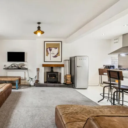 Rent this 2 bed room on Wandsworth Road Station in Wandsworth Road, London