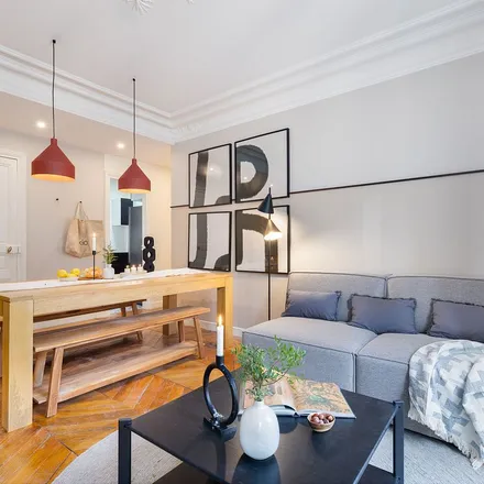 Image 2 - 23 Rue Sainte-Isaure, 75018 Paris, France - Apartment for rent
