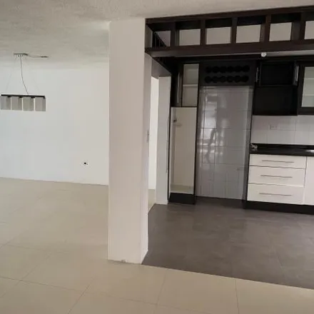 Rent this 3 bed apartment on Magda Supermercados in Capitan Rafael Ramos 1090 (E2-78), 170133