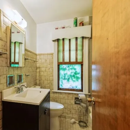 Image 7 - 2045 East 93rd Street, Chicago, IL 60617, USA - Townhouse for sale