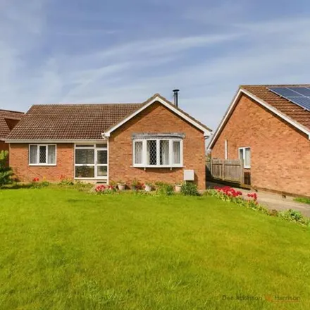 Buy this 3 bed house on St Peters Close in Hutton Cranswick, YO25 9YZ