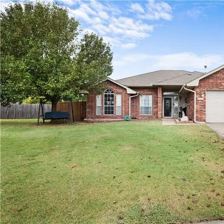 Image 1 - 1706 Southeast 17th Street, Moore, OK 73160, USA - House for sale