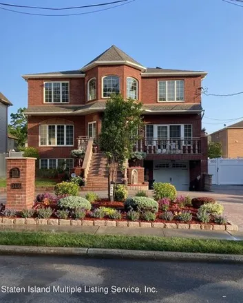 Buy this 4 bed house on 3436 Richmond Road in New York, NY 10306