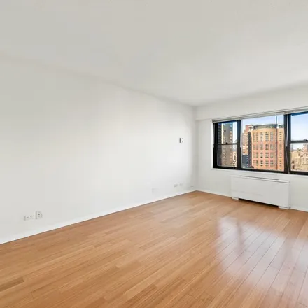 Image 7 - 1 Lincoln Plaza, 1 West 64th Street, New York, NY 10023, USA - Apartment for rent