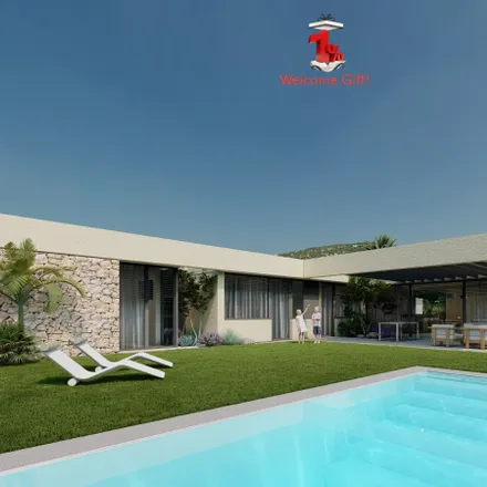 Buy this 4 bed house on Altaona Golf Resort