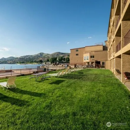 Buy this 1 bed house on Grandview on the Lake in 322 West Woodin Avenue, Chelan
