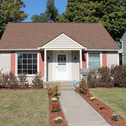 Buy this 3 bed house on 801 Eleanor Street Northeast in Grand Rapids, MI 49505