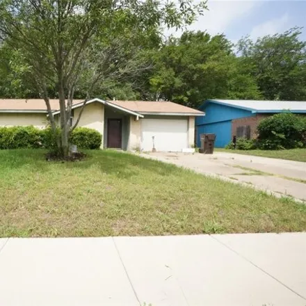 Buy this 3 bed house on 2305 Yorktown Dr in Plano, Texas
