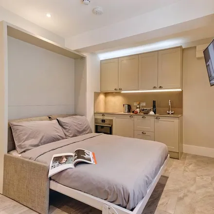 Rent this studio apartment on 36 York Street in London, W1U 6JP