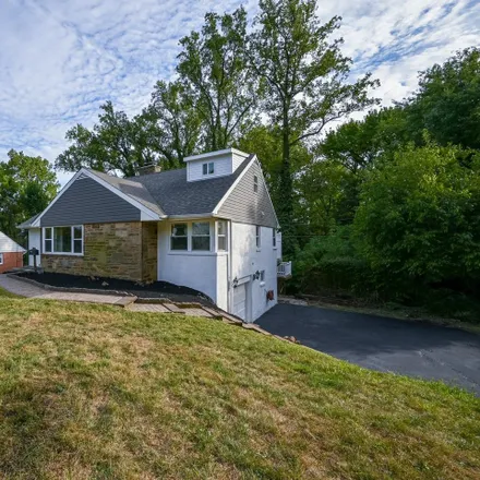 Buy this 5 bed house on 198 Stoney Run Road in Bellefonte, New Castle County