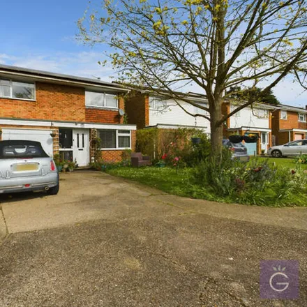 Buy this 4 bed house on Badger Drive in Twyford, RG10 9PZ