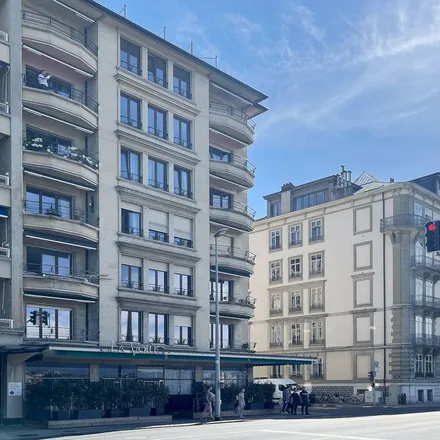 Rent this 3 bed apartment on Rue du 31-Décembre 1 in 1207 Geneva, Switzerland