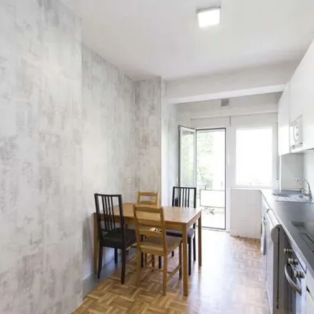 Image 6 - Plaza de Manolete, 28020 Madrid, Spain - Apartment for rent