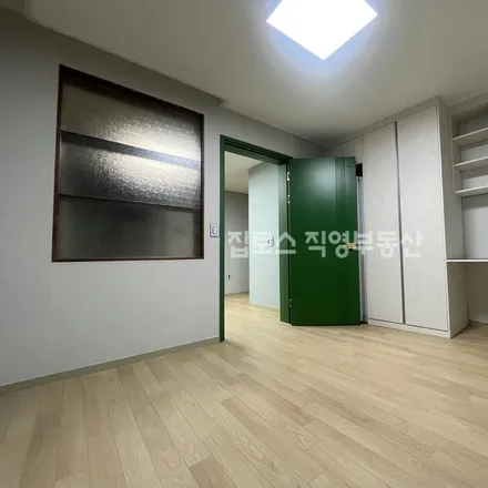 Rent this 2 bed apartment on 서울특별시 관악구 봉천동 1565-2