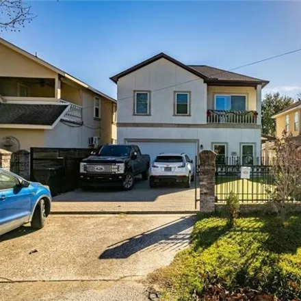 Buy this 3 bed house on 228 North Stiles Street in Houston, TX 77011