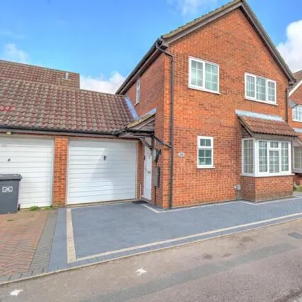 Buy this 4 bed house on Fieldfare Green in Luton, LU4 0YB