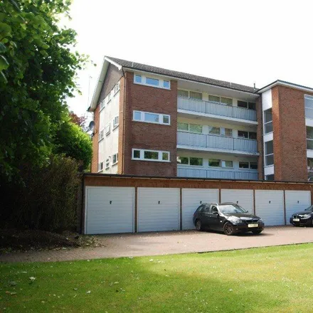 Rent this 2 bed apartment on Westmount Avenue in Amersham, HP7 0AX