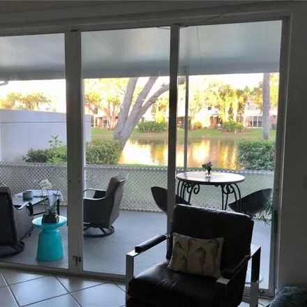 Image 4 - 5663 Cove Circle, Collier County, FL 34119, USA - Townhouse for rent