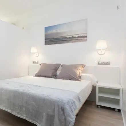 Rent this studio apartment on Carrer de Casanova in 64, 08001 Barcelona