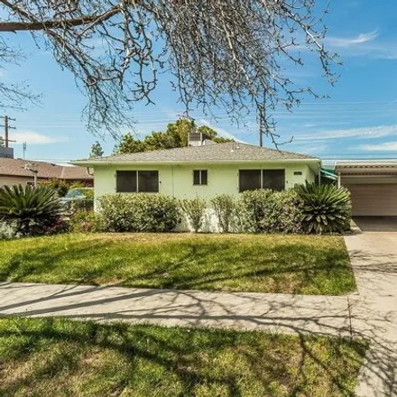 Buy this 3 bed house on 4951 East Carmen Avenue in Fresno, CA 93727