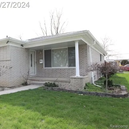 Buy this 3 bed house on 15323 Kenwood Street in Oak Park, MI 48237