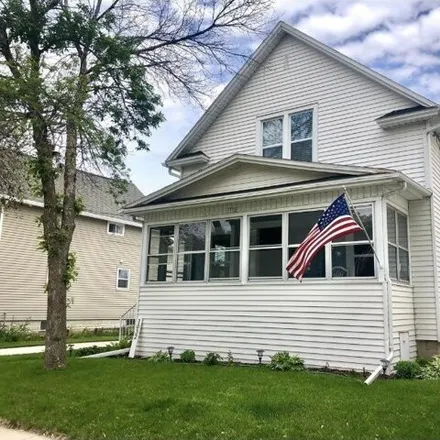 Buy this 3 bed house on 1277 Arthur Avenue in Oshkosh, WI 54902