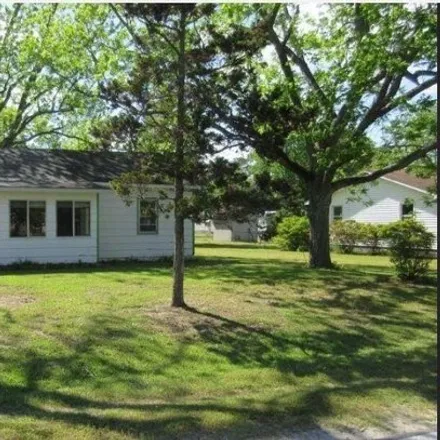 Rent this 3 bed house on 114 Fire Tower Road in Catherine Lake, Onslow County