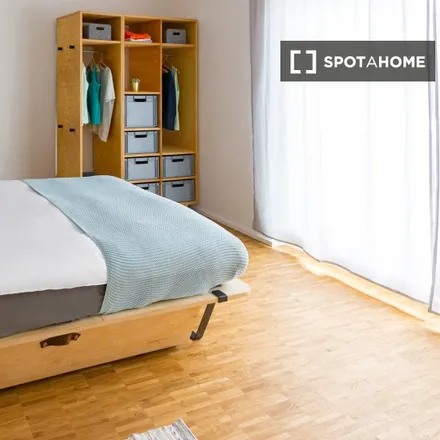 Rent this 4 bed room on Georg-Voigt-Straße 15 in 60325 Frankfurt, Germany