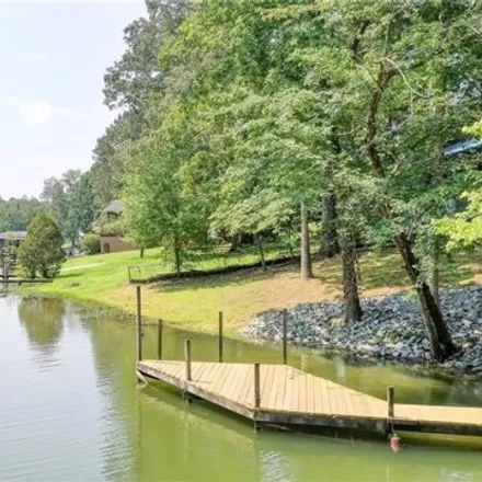 Buy this 3 bed house on 949 Lakeshore Drive in Dadeville, AL 36861