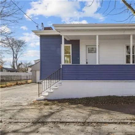 Buy this 3 bed house on 33 Murray St in Providence, Rhode Island