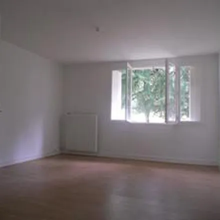 Rent this 3 bed apartment on 6A Rue de l'Hippodrome in 44300 Nantes, France