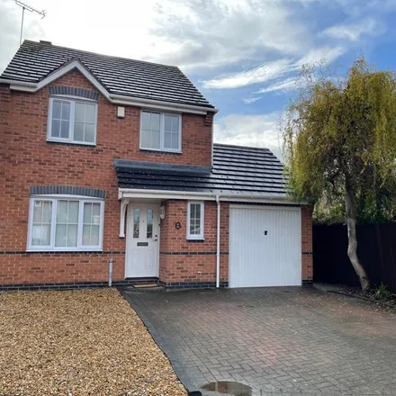 Rent this 3 bed house on Showell Green in Droitwich Spa, WR9 8UE