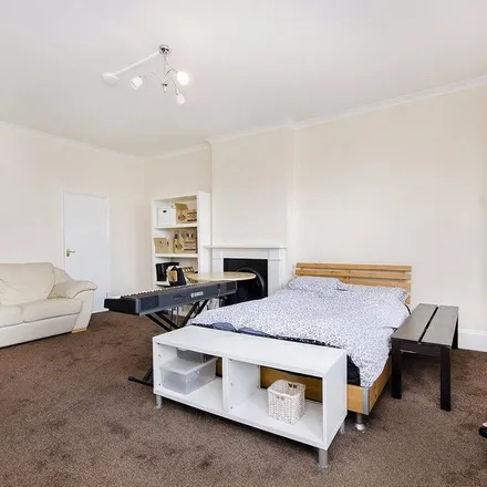 Image 4 - 62 Fellows Road, London, NW3 3LJ, United Kingdom - Apartment for rent