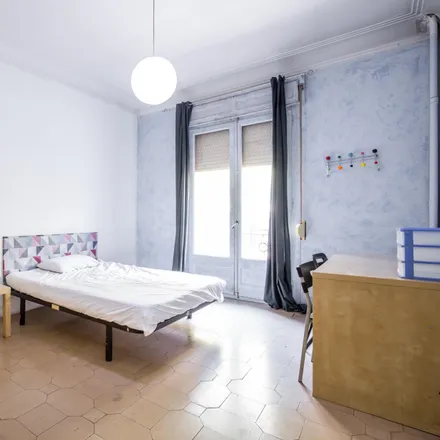 Rent this 7 bed room on Encercle in Carrer de Còrsega, 08001 Barcelona