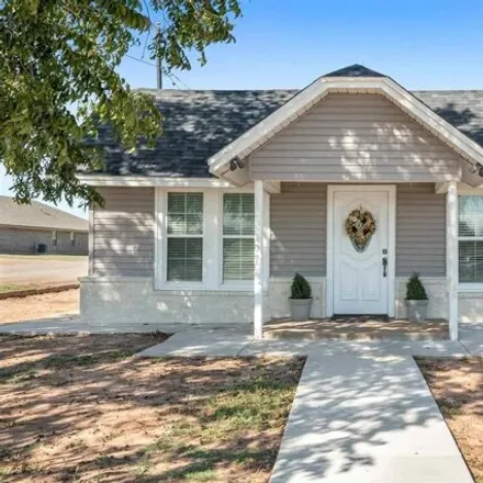Buy this 5 bed house on North Mesquite Street in Holliday, Archer County