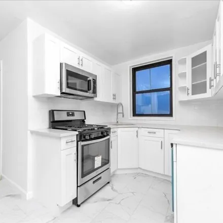 Image 8 - 1199 East 53rd Street, New York, NY 11234, USA - Apartment for sale