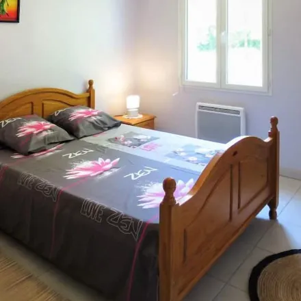 Rent this 2 bed house on 33340 Civrac-en-Médoc