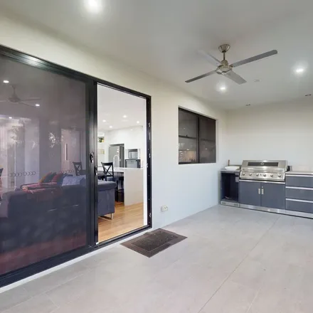 Image 2 - Dorney Street, Oonoonba QLD 4812, Australia - Apartment for rent